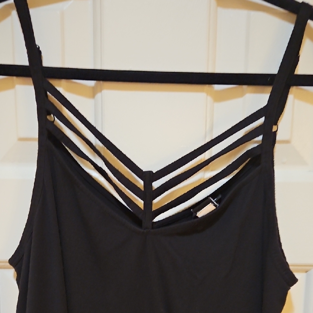 torrid Black Strappy V-Back Tank - Picture 5 of 13